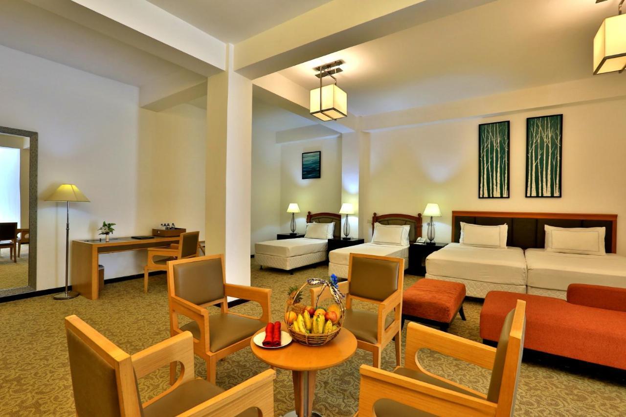 Hotel Ashford Nuwara Eliya Buitenkant foto